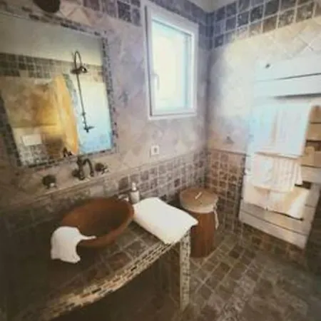 Jolie Maison Jardin Piscine Villa *