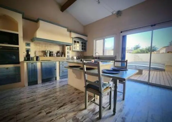 Jolie Maison Jardin Piscine Villa